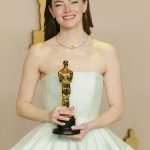 Momentul stanjenitor trait de Emma Stone, castigatoarea Oscar 2024 pentru cea mai buna actrita
