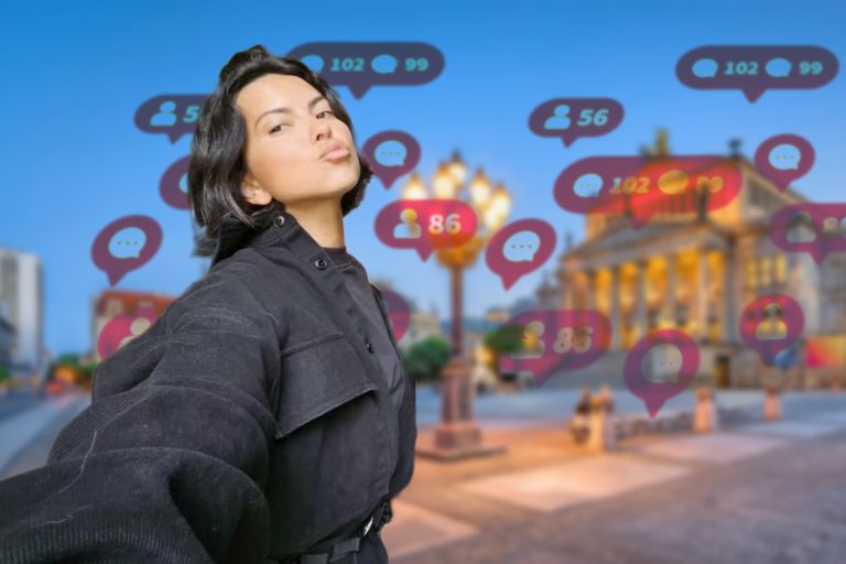 Pe Inna o știe toată lumea, însă cine este și cum arată mama ei. Ipostaze rare cu Maria Apostoleanu, cât de bine seamănă cele două