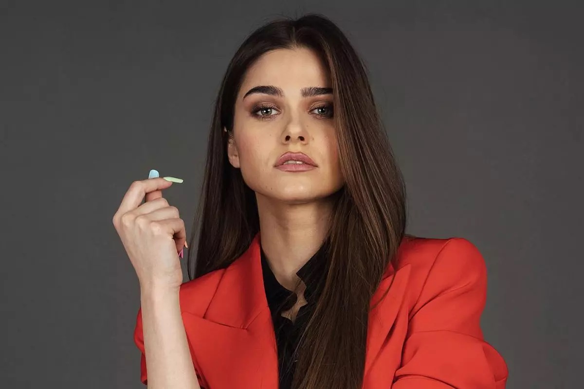 Theo Rose, aspru criticata pentru felul in care arata acum