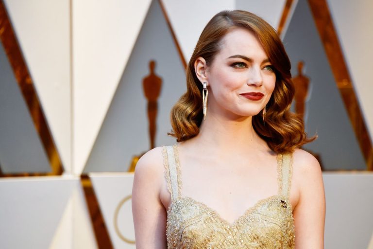 Trucul cu bicarbonat de sodiu care o ajută pe Emma Stone să aibă un ten fără cusur la 35 de ani. Cum îl aplică pe piele pentru rezultate uimitoare