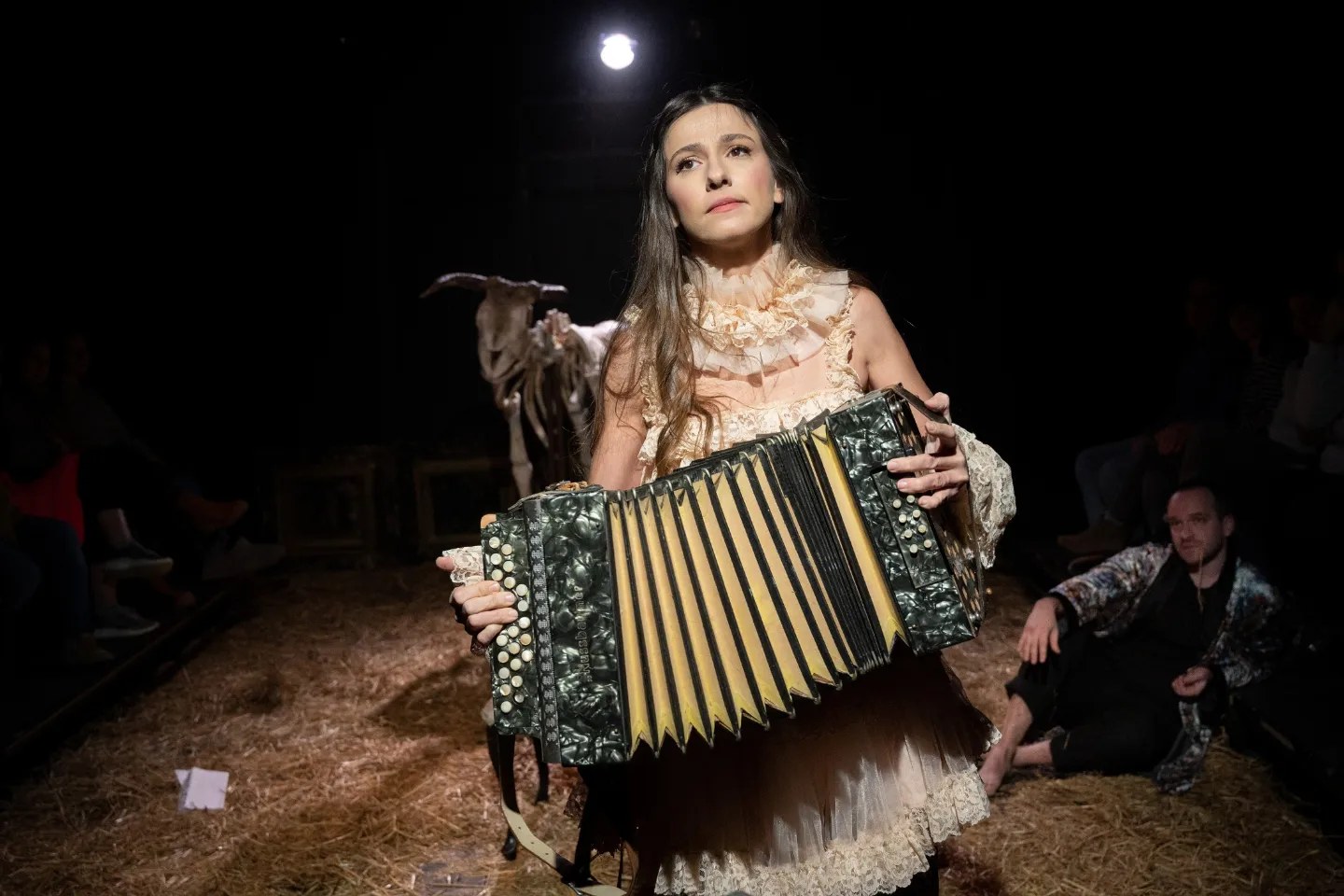 Dana Rogoz a revenit în forță pe scena teatrului