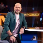 Cine este si cum arata sotia lui Cosmin Selesi 8