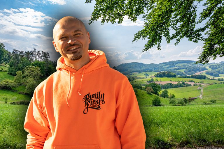 Cum arată casa de la țară a lui Puya. Artistul și-a făcut un colț de rai lângă București: “Punem ceapă, mazăre, usturoi românesc”