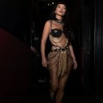 Inna si-a etalat formele perfecte in costum de baie minuscul 7