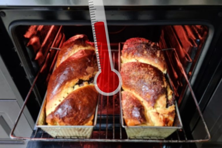 Temperatura optimă la care se coace cozonacul. Câte minute se lasă la cuptor și cum verifici dacă s-a copt suficient
