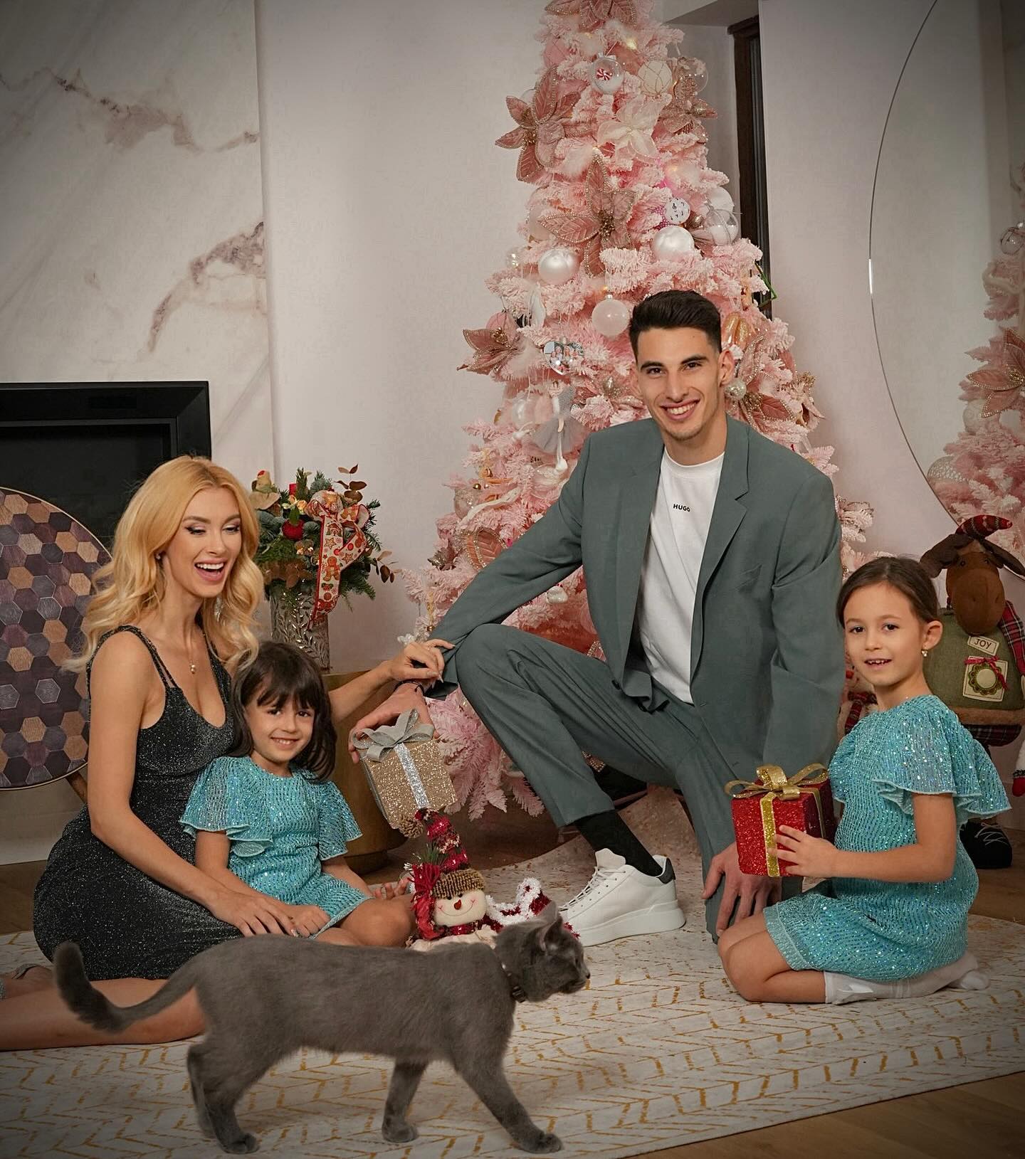 Andreea Bălan nu mai crede în certificatul de căsătorie.