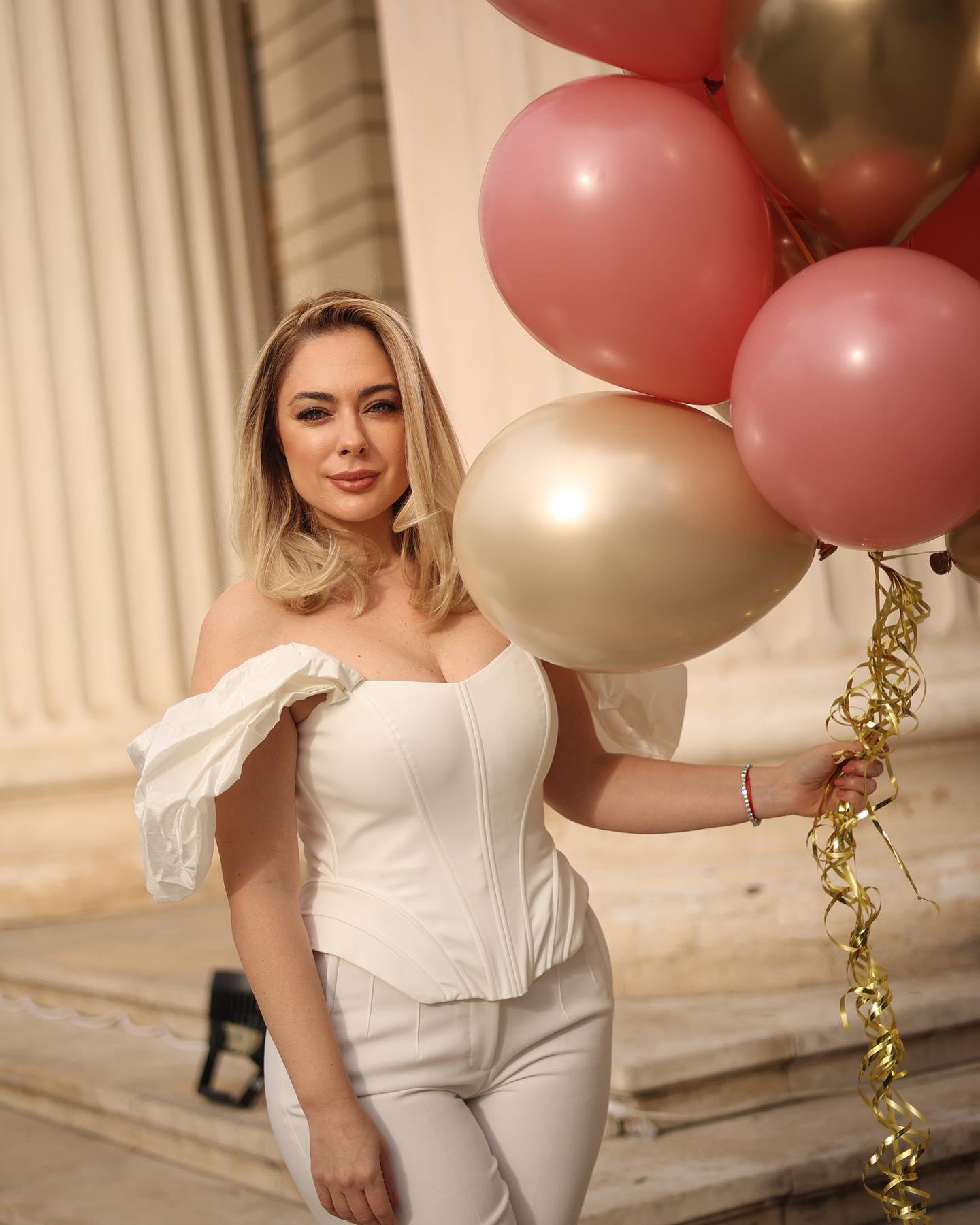 Giulia Nahmay le-a impus o sumedenie de restricții fiicelor sale