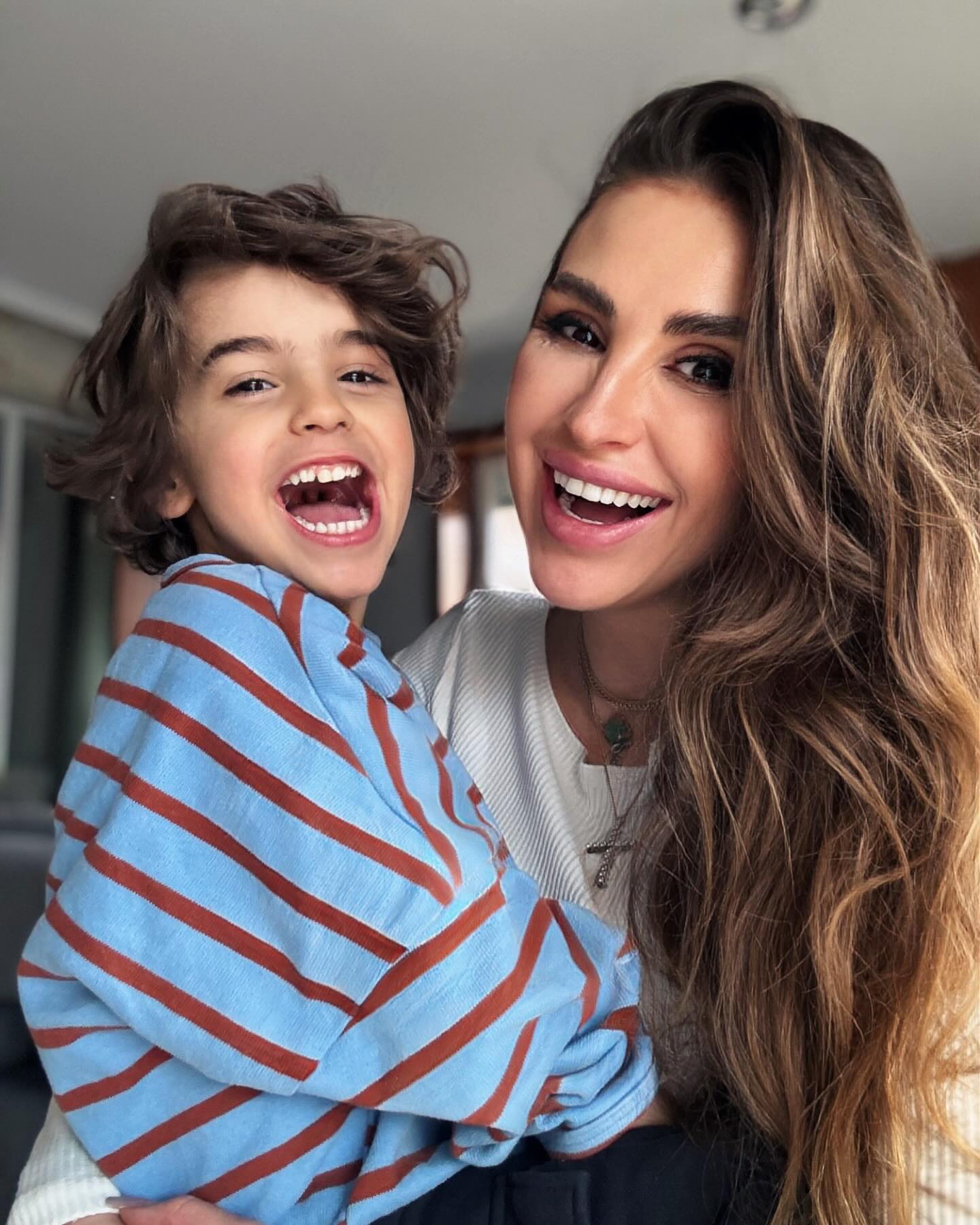 Roxana Blagu reușește să mențină părul lung și sănătos cu un truc la îndemâna oricui