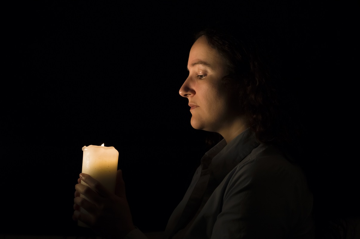 Cat timp se pastreaza lumanarea din noaptea de Inviere