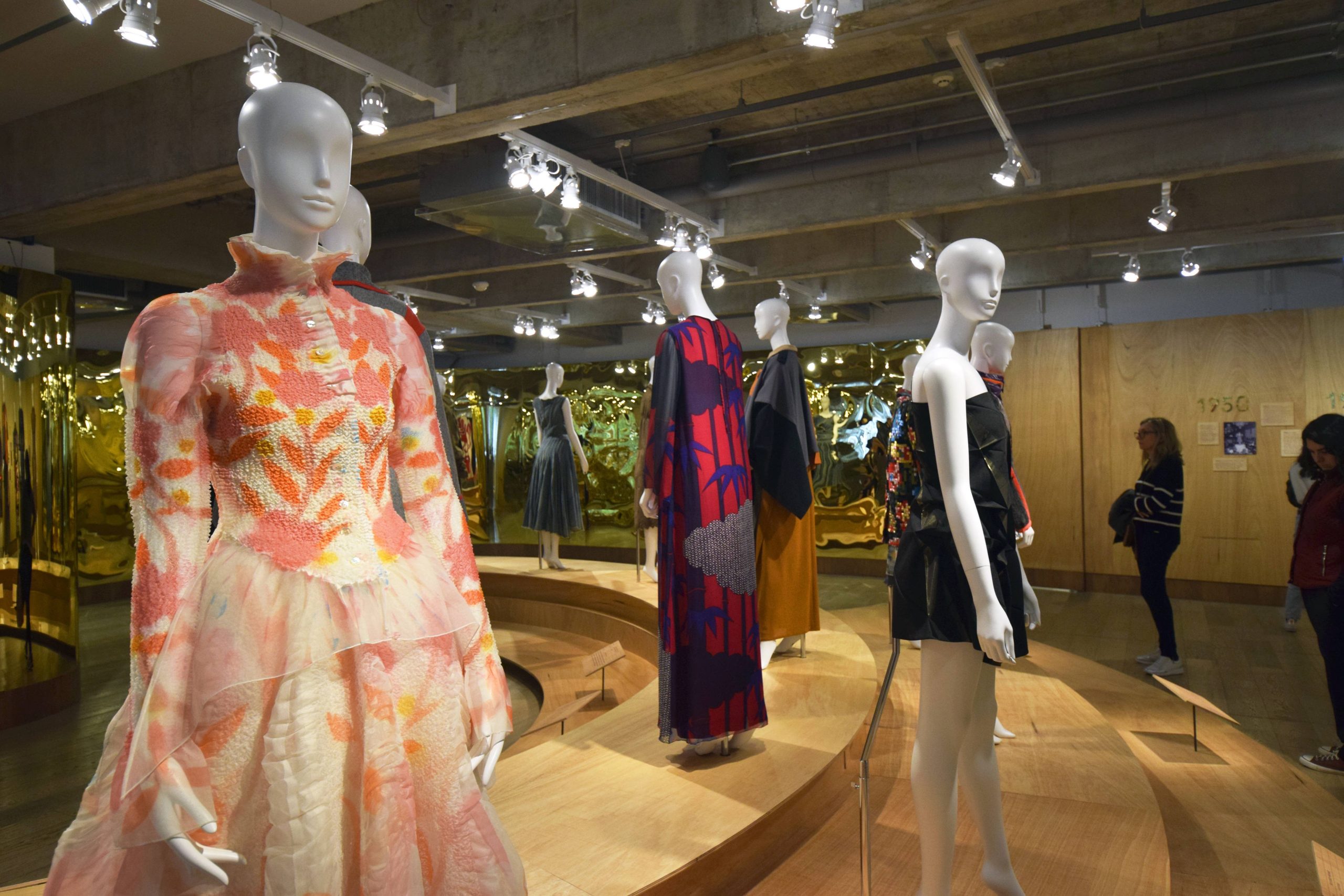 Ce culori se combină cel mai bine la haine