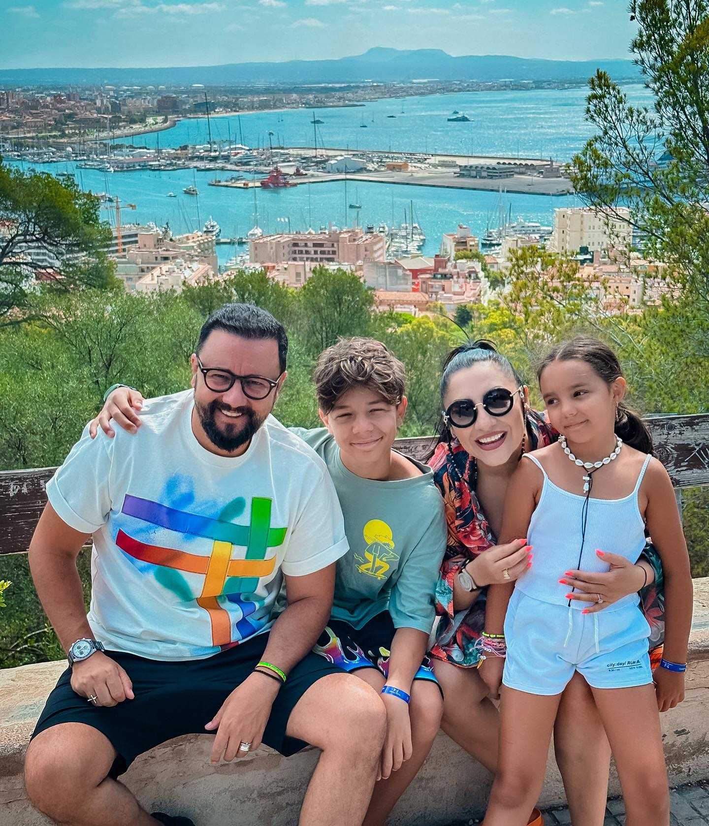 Eva și David Măruță nu concep că părinții lor au trăit fără tehnologie