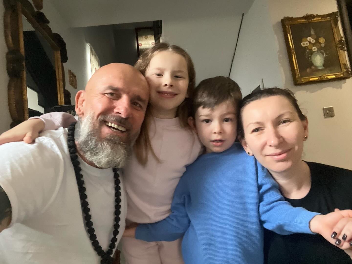 Cătălin Zmărăndescu are de furcă cu mezinul familiei