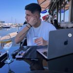 Cine este Babasha, manelistul care a urcat pe scenă la concertul Coldplay și a fost huiduit