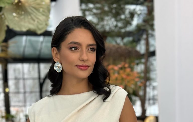 Ce rochie de mireasă inedită a purtat Oana Moșneagu la nunta cu Vlad Gherman. A atras toate privirile invitaților, imagini impresionante