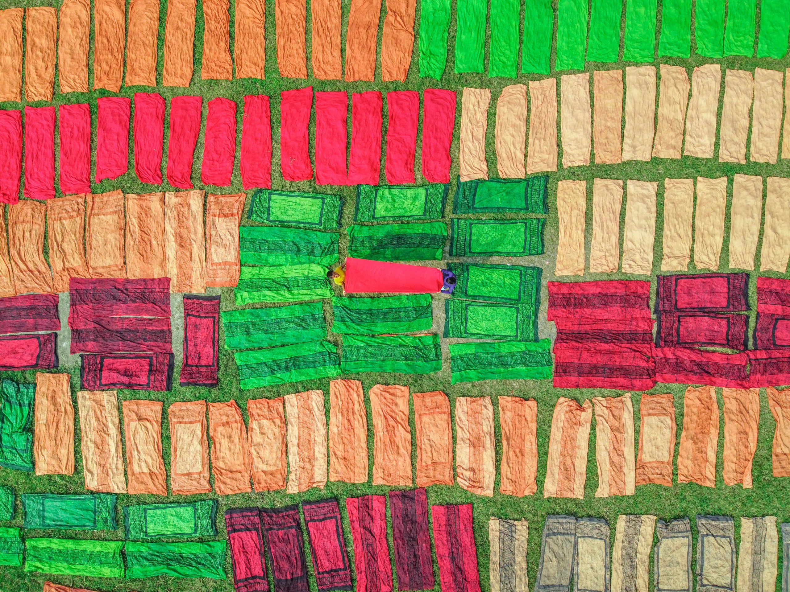 Ce dezvăluie despre tine culorile hainelor pe care le porți. Detalii impresionante despre personalitatea ta