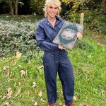 Recunosti fetita din imagine 4