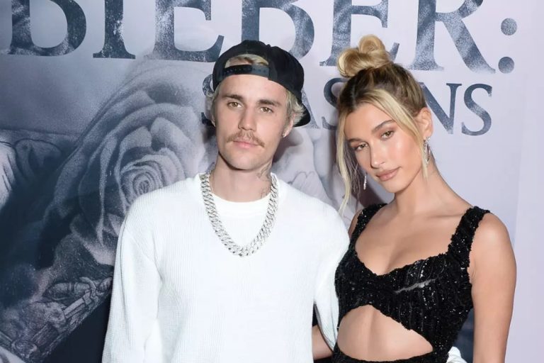 Soția lui Justin Bieber, apariție în costum de baie, cu burtica de gravidă la vedere. Cum arată însărcinată în luna a șaptea FOTO