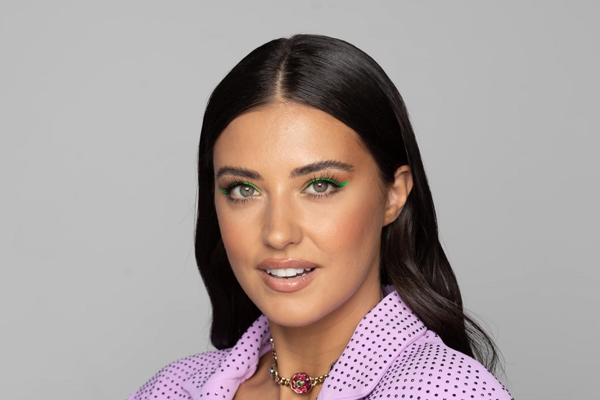 Antonia face, din nou, furori pe Internet