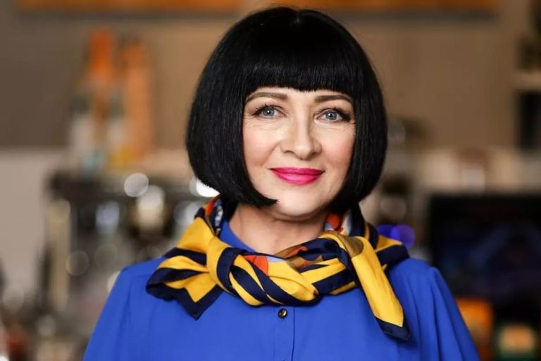 Cum arată o zi din viața lui Neti Sandu: ”Eu mă gândeam că o să fie ceva simplu”. Vedeta nu are timp să se plictisească niciodată