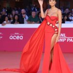Mădălina Ghenea, spectaculoasa intr-o rochie decupata 23