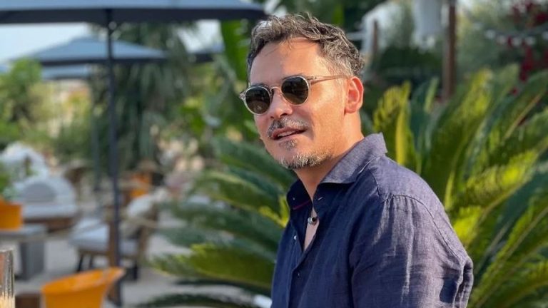 Ce s-a întâmplat în Bali, când o vedetă PRO TV a dat peste Răzvan Simion. ”La 12.000 km de casă!”