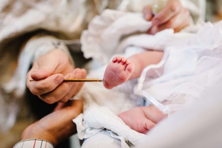 Ce se pune pe tavă la tăierea moțului. Lista completă cu produsele și lucrurile folosite în mod frecvent