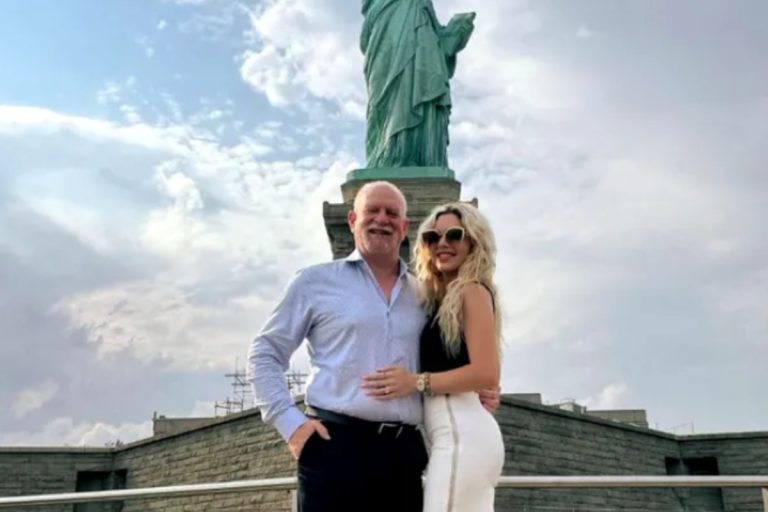 Iasmina Hill, românca măritată cu milionarul de la Statuia Libertății din SUA: ”Tata e mai tânăr decât el!”