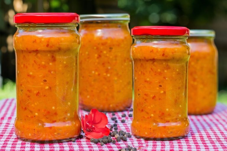 Ingredientul secret pentru zacuscă. Ce să pui în ea pentru un gust unic