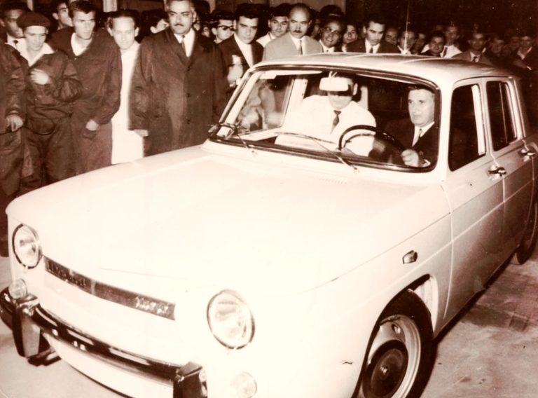 Ce s-a întâmplat cu prima Dacia fabricată la Colibași, pe 20 august 1968. Textul inscripționat la motorul mașinii