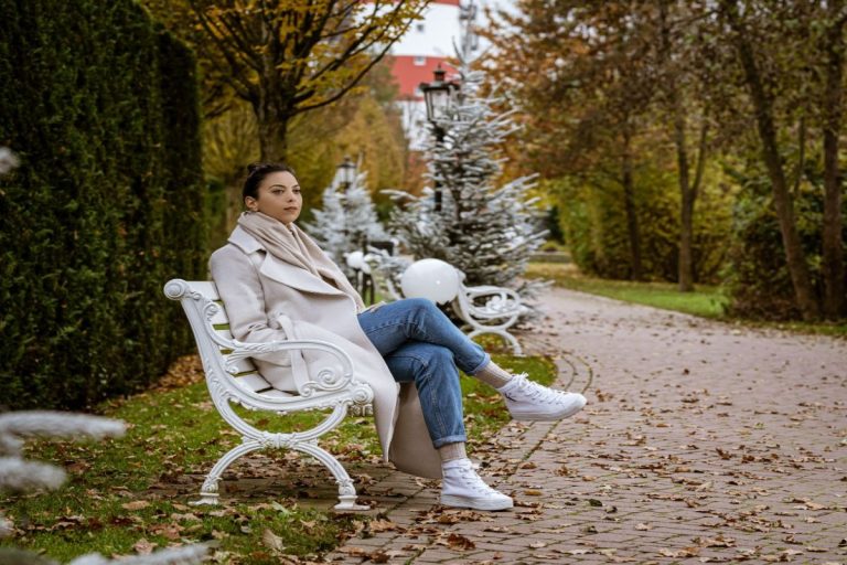 7 piese vestimentare pe care fiecare femeie trebuie să le aibă în garderobă