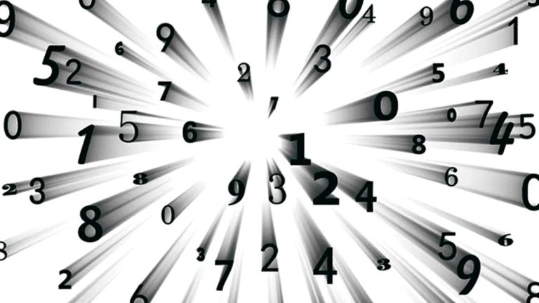 Previziuni numerologice zilnice, 4 octombrie, vineri. Numărul 5 domină: flexibilitatea aduce succes