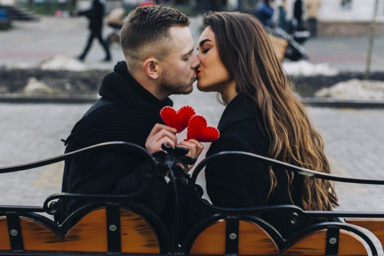 3 zodii care își găsesc jumătatea, în luna noiembrie