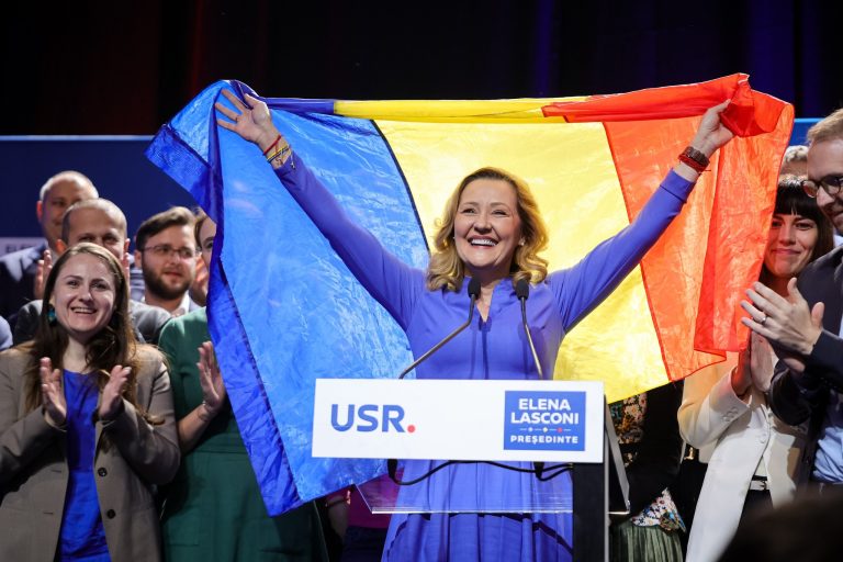 Cum arăta Elena Lasconi în tinerețe. CV-ul candidatei la președinția României și viața personală