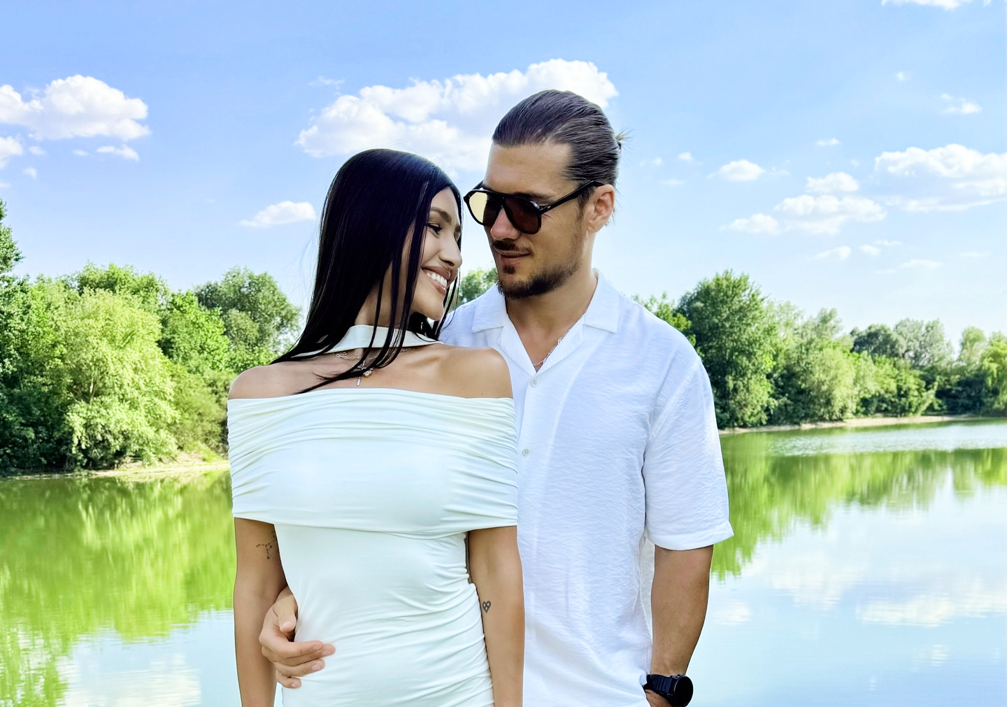 Alina Eremia și iubitul ei sunt o prezență discretă în online