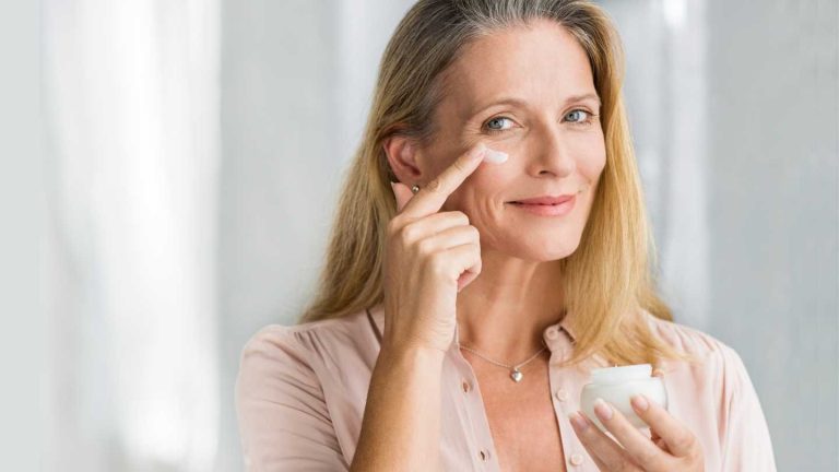 Ce mască de față trebuie să folosești în funcție de tipul tău de ten