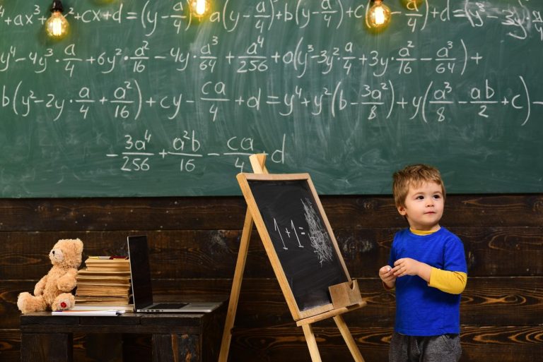 Cum recunoști un copil cu un potențial deosebit și rolul esențial al părinților în dezvoltarea lui