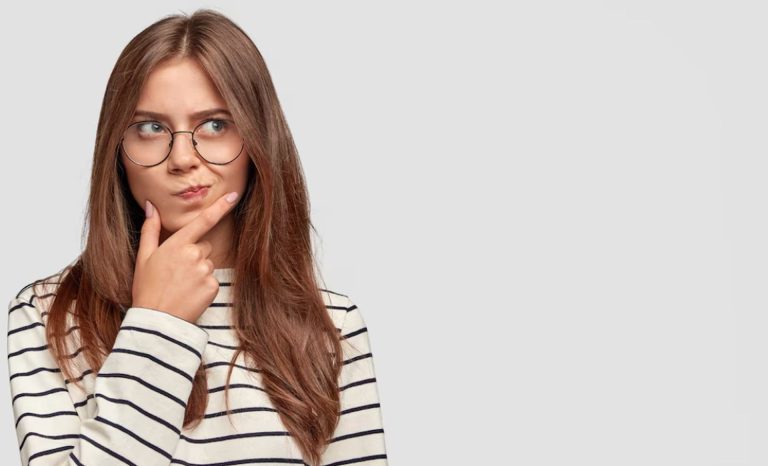 10 gesturi care îți arată adevăratul caracter al unei persoane. Asta îi trădează „fața drăguță”