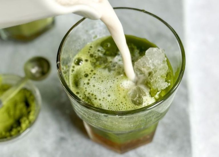 Băutura care este la modă acum în cafenelele din România. Poate înlocui cafeaua