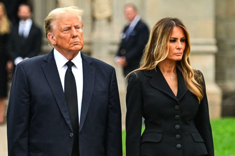 Cum a apărut Melania Trump în timpul discursului din Congresul American. Și-a susținut soțul ”din umbră”
