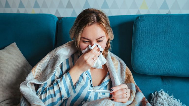 Cum scapi rapid de răceală. Tratamente eficiente și mituri demontate