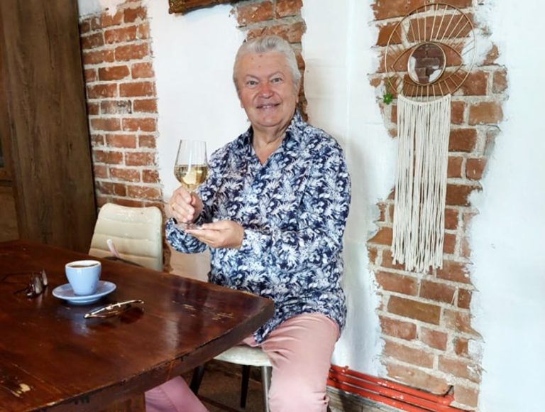 Gheorghe Turda, veșnic îndrăgostit! Deși nu are doar o iubită, artistul de muzică populară spune că nu se mai vede mire, la 77 de ani. Declarații EXCLUSIVE