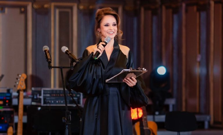 Mesajul Andreei Marin pentru femeile din Londra. Vedeta este un exemplu de eleganță pentru româncele din diaspora