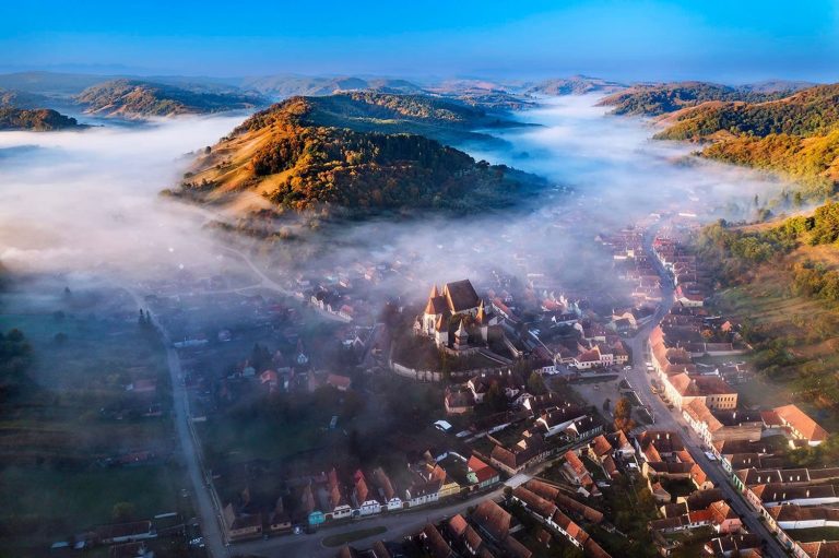 Satul din România unde s-a înregistrat un singur divorț în 300 de ani. Care era cheia unei căsnicii trainice