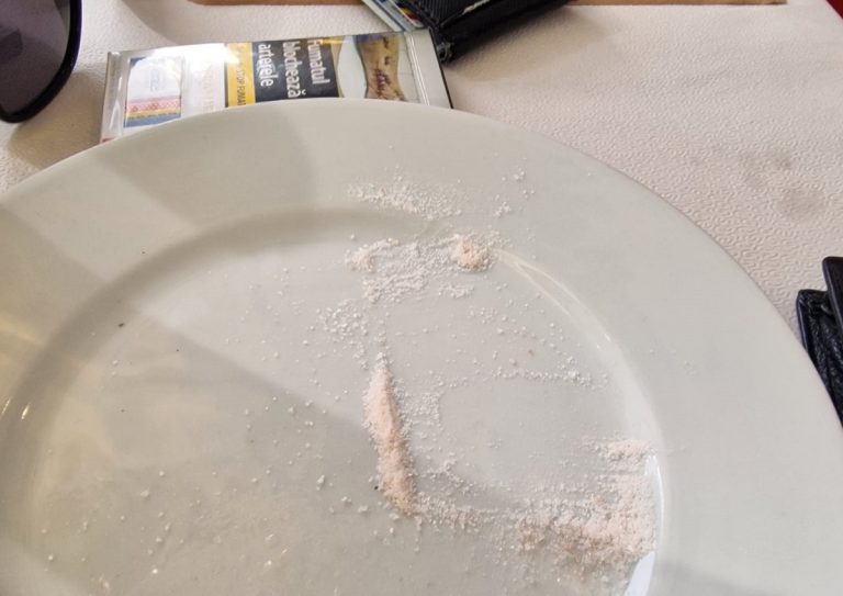 Care sunt primele semne că un copil a căzut pradă drogurilor: Ce trebuie să facă părinții și cât este de afectată România de fenomen! Psihologul Cristina Zaharia, adevăruri incomode INTERVIU EXCLUSIV