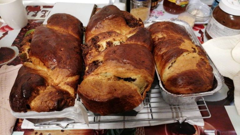 Cozonac făcut la tavă, ca în Maramureș. Rețeta delicioasă și simplă a gospodinelor