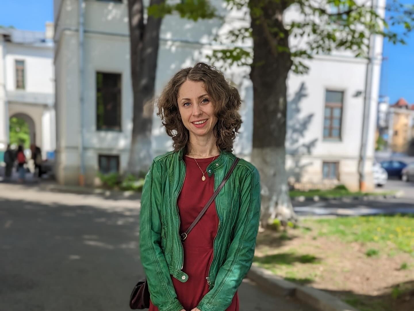 O tânără nevăzătoare acuză statul de discriminare politică