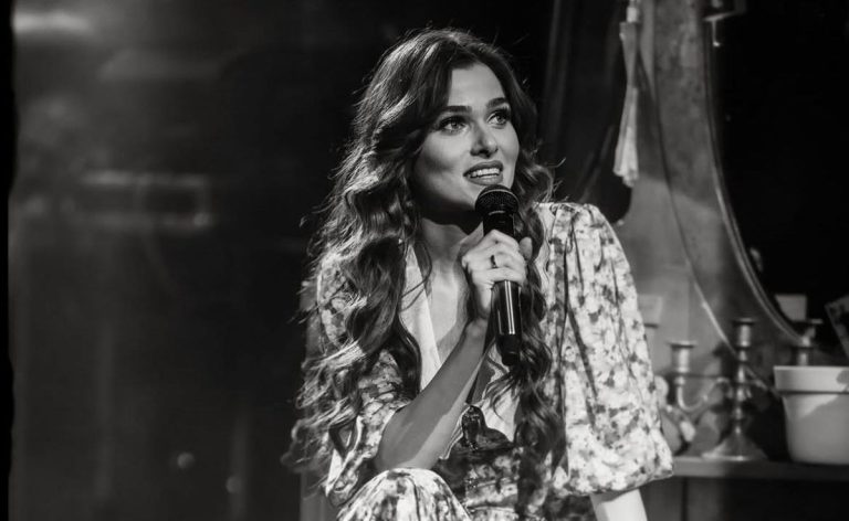 Theo Rose și Anghel Damian, surprinși într-un moment emoționant înainte de concert! Postarea artistei care a topit inimile fanilor