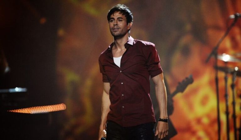 Enrique Iglesias a schimbat prefixul! Cum este viața artistului la 50 de ani, departe de lumina reflectoarelor