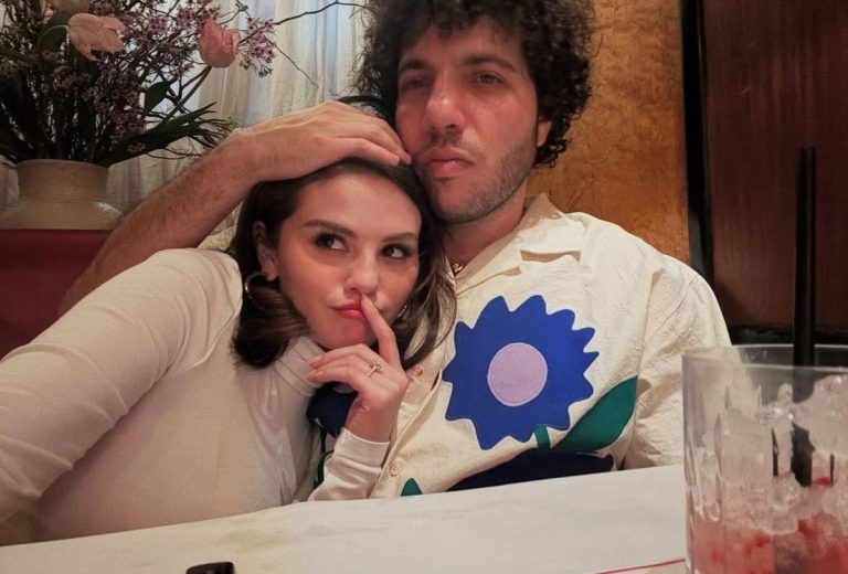 O înșală sau nu Benny Blanco pe Selena Gomez? Artista răspunde zvonurilor despre infidelitate printr-o postare pe Instagram