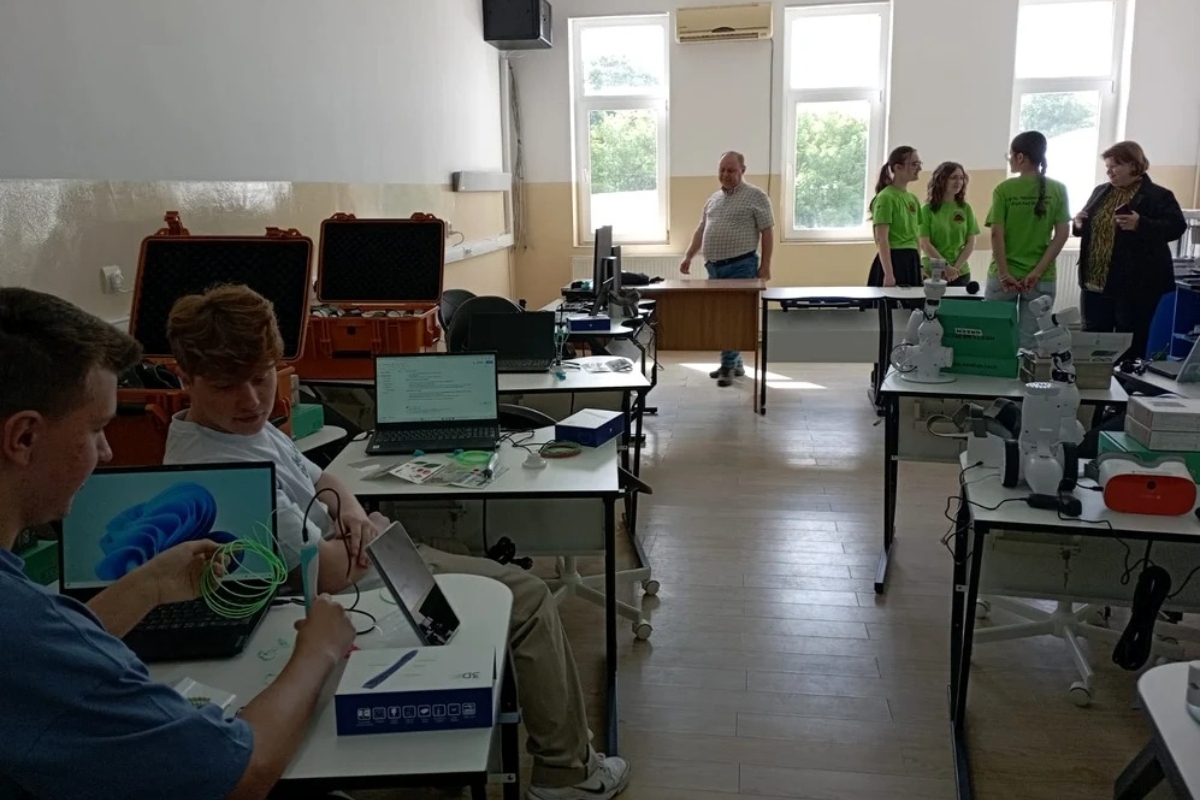 Elevi din Dorohoi excelează în inteligență artificială și informatică